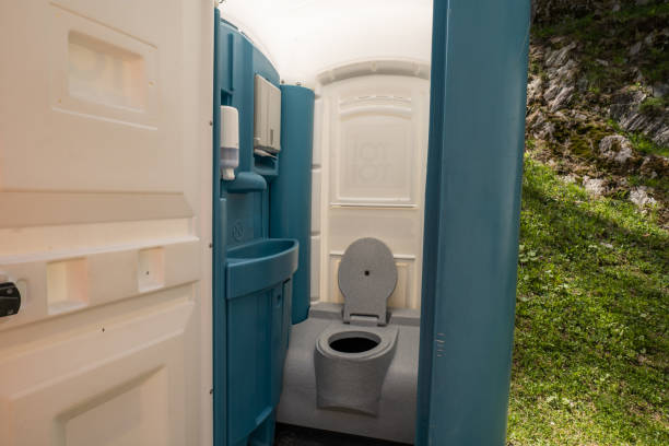 Best VIP or Luxury Restroom Trailers  in Eddystone, PA